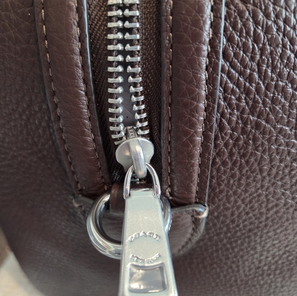 NWT Coach Bundle of Signature Silk Skinny Scarf and Large Pebbled Leather Coach - Picture 4 of 9